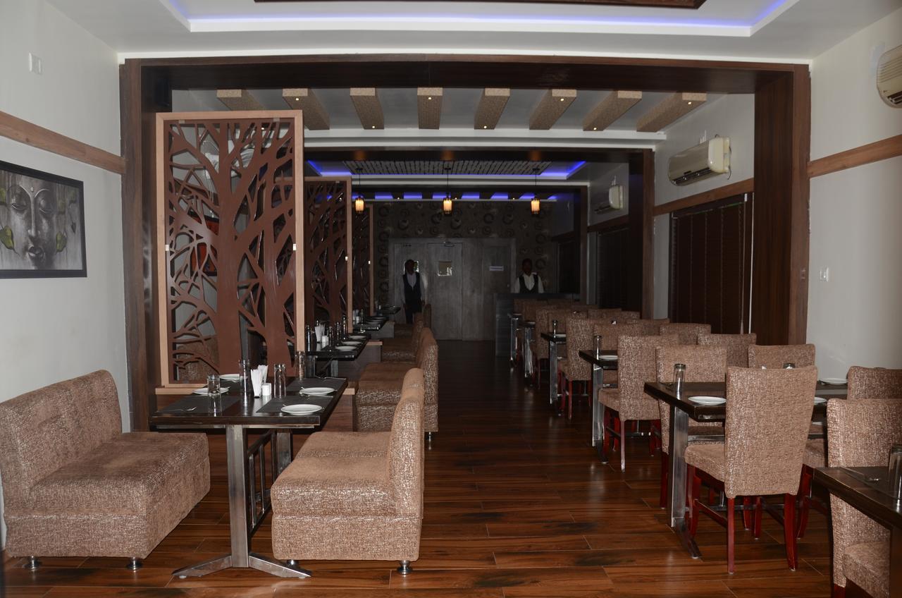 Hotel Triveni Balangir Bagian luar foto