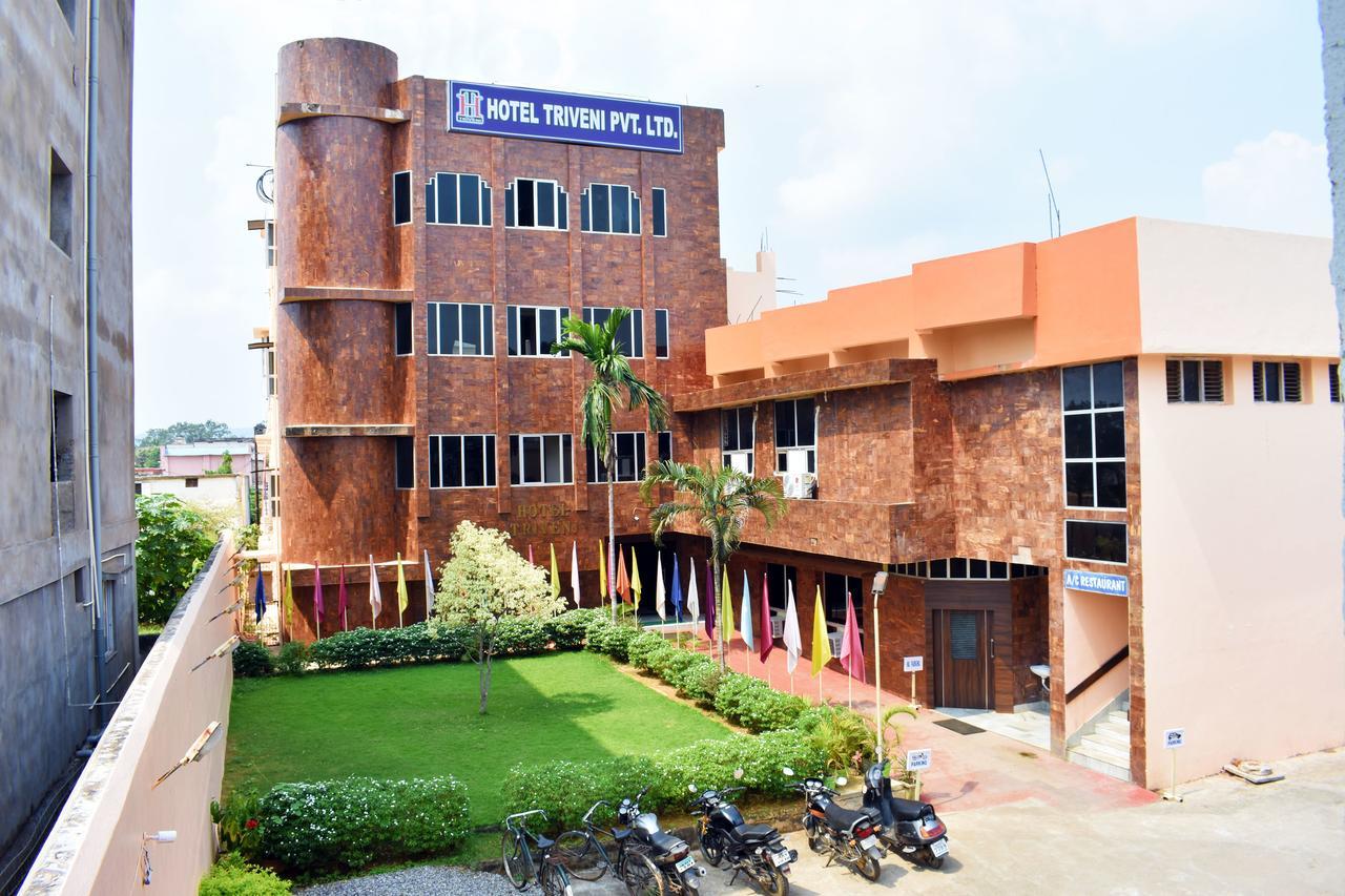 Hotel Triveni Balangir Bagian luar foto
