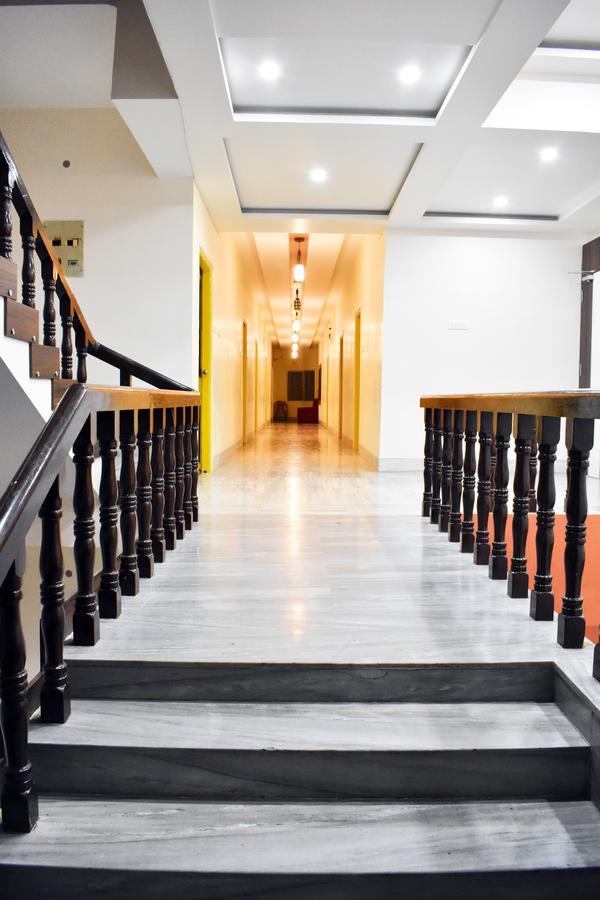 Hotel Triveni Balangir Bagian luar foto