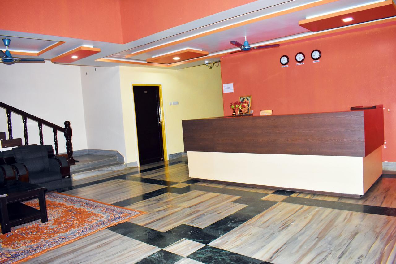Hotel Triveni Balangir Bagian luar foto