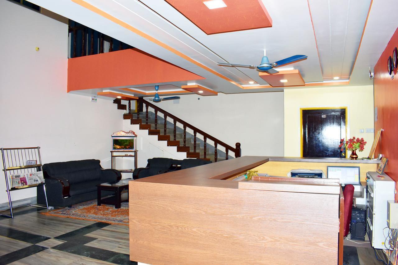 Hotel Triveni Balangir Bagian luar foto